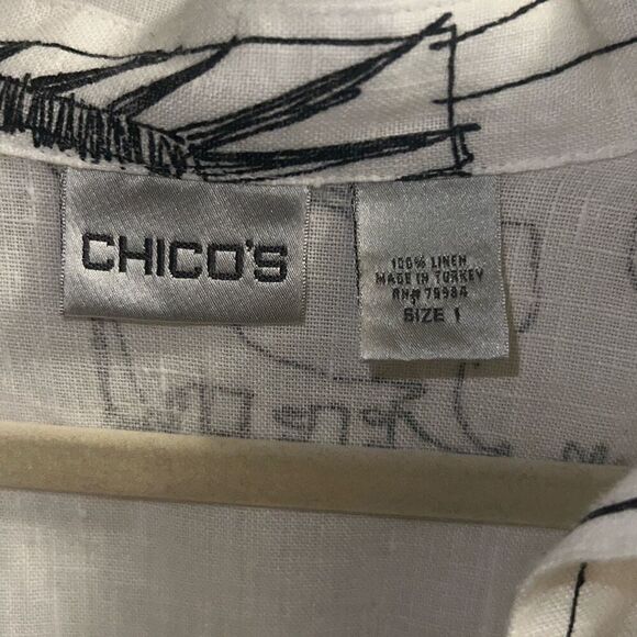 ✨Chico’s Animal Safari Linen Button Down Sz 1 Shirt✨ - Picture 3 of 10